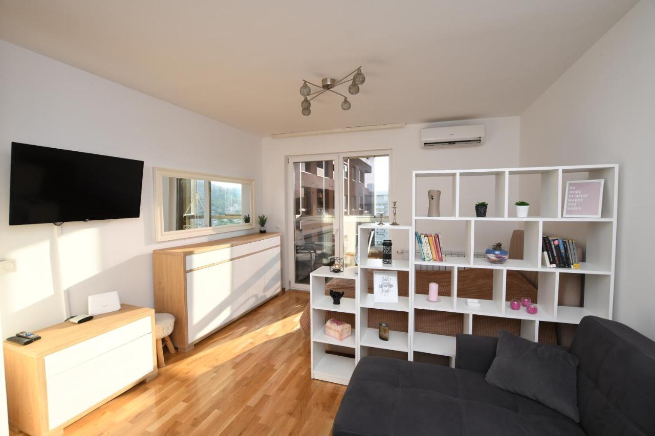 Sky Way Studio Apartment Сараево Экстерьер фото
